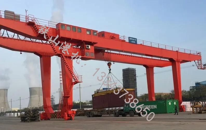 江蘇常州岸邊集裝箱起重機廠家起重機進行檢查都是哪些內(nèi)容呢？
